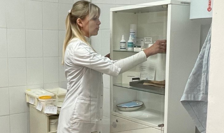 Жители саратовского села радуются появлению в ФАПе молодого фельдшера Жители саратовского села радуются появлению в ФАПе молодого фельдшера